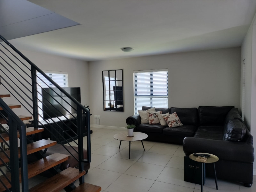 3 Bedroom Property for Sale in Jakarandas Western Cape